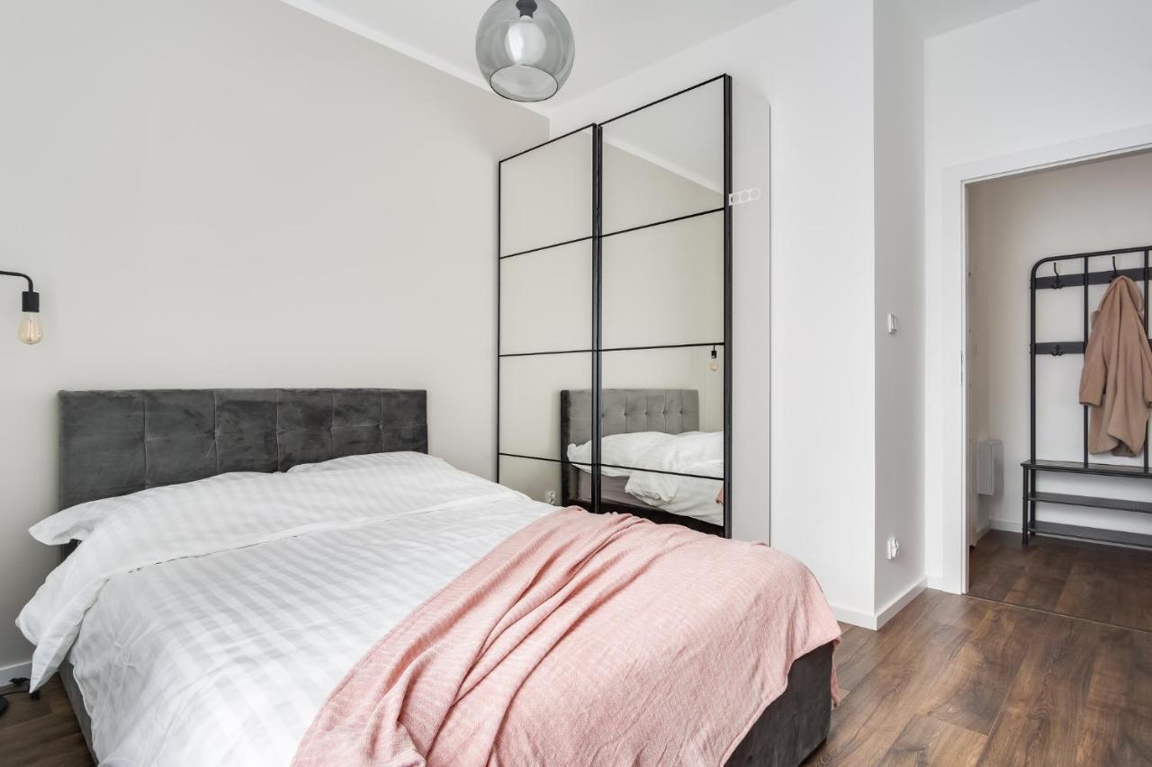 Apartament Chwaliszewo Z Balkonem - Free Parking Poznań Buitenkant foto